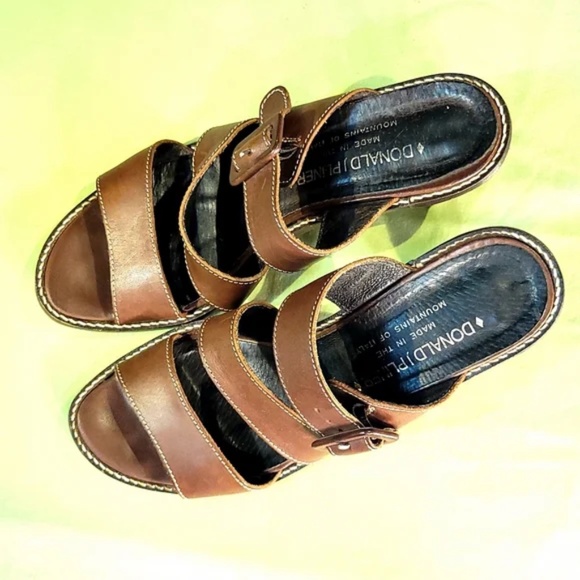Donald J Pliner 3 Strap Leather Sandals - Picture 3 of 8